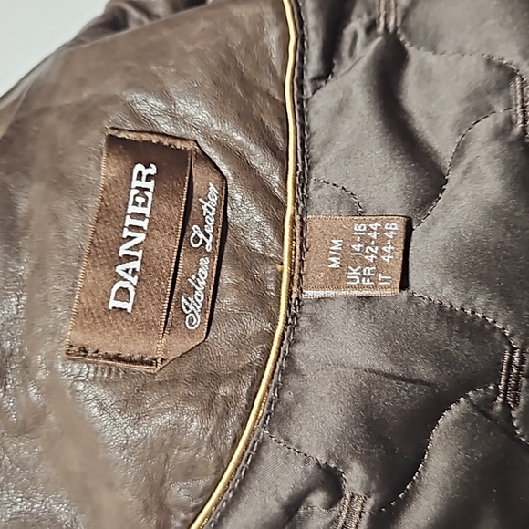 Chic Brown Removable Collar Leather Jacket - Picture 7 of 9